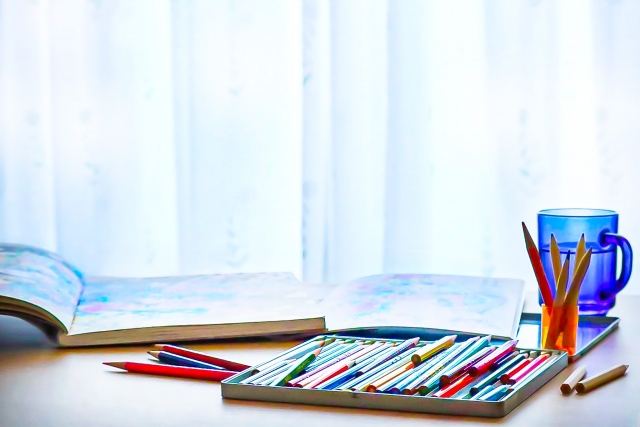 ぬり絵と色鉛筆