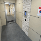 ビルの入り口部分です。 ビルの入り口部分です。