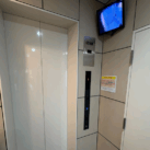 エレベーターを上がり、3階の事業所へ来てください。 エレベーターを上がり、3階の事業所へ来てください。